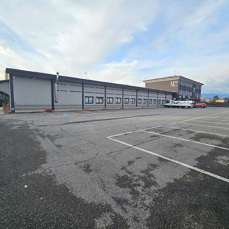 Hotel Euro Castegnato Bagian luar foto