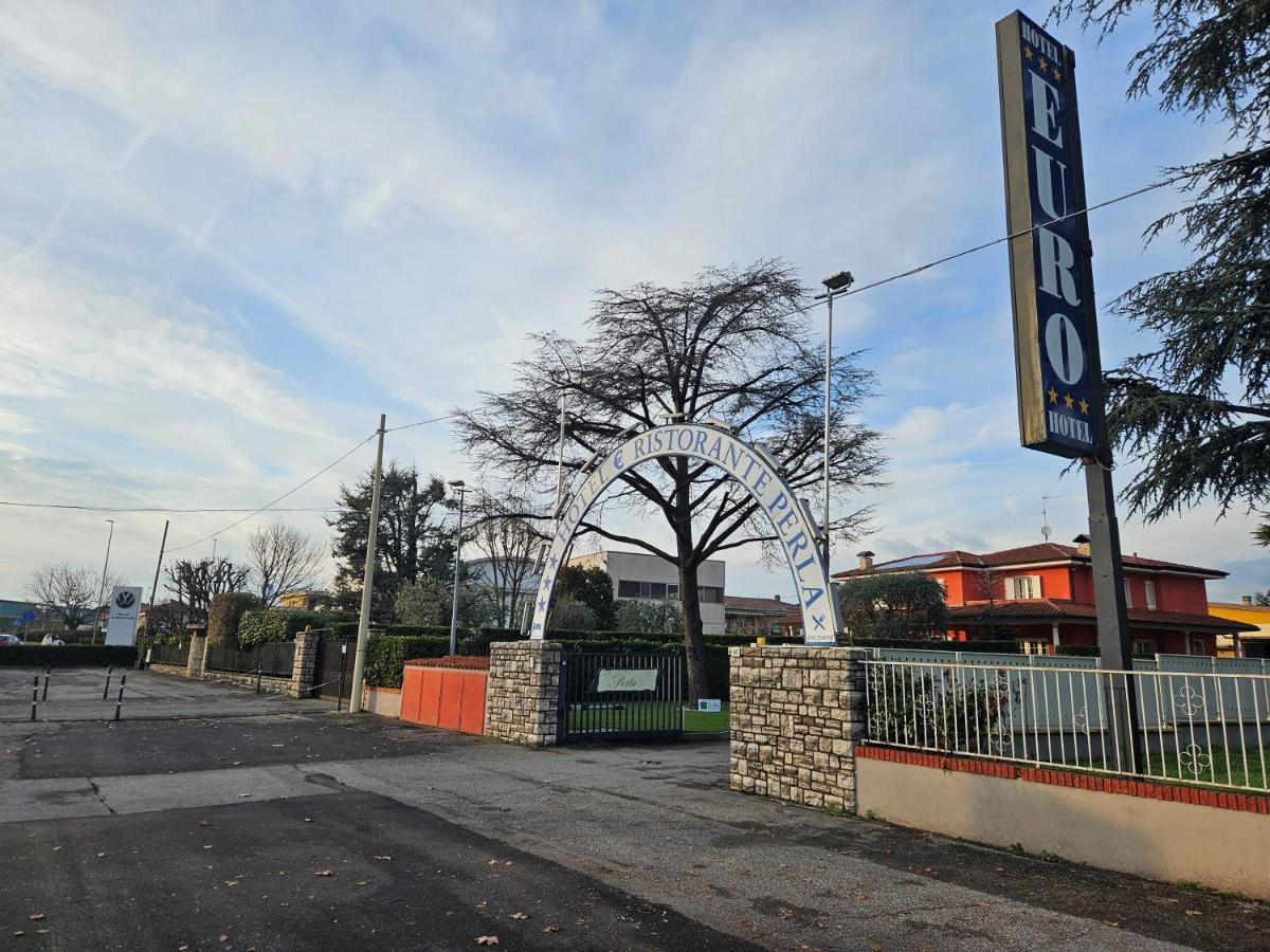 Hotel Euro Castegnato Bagian luar foto