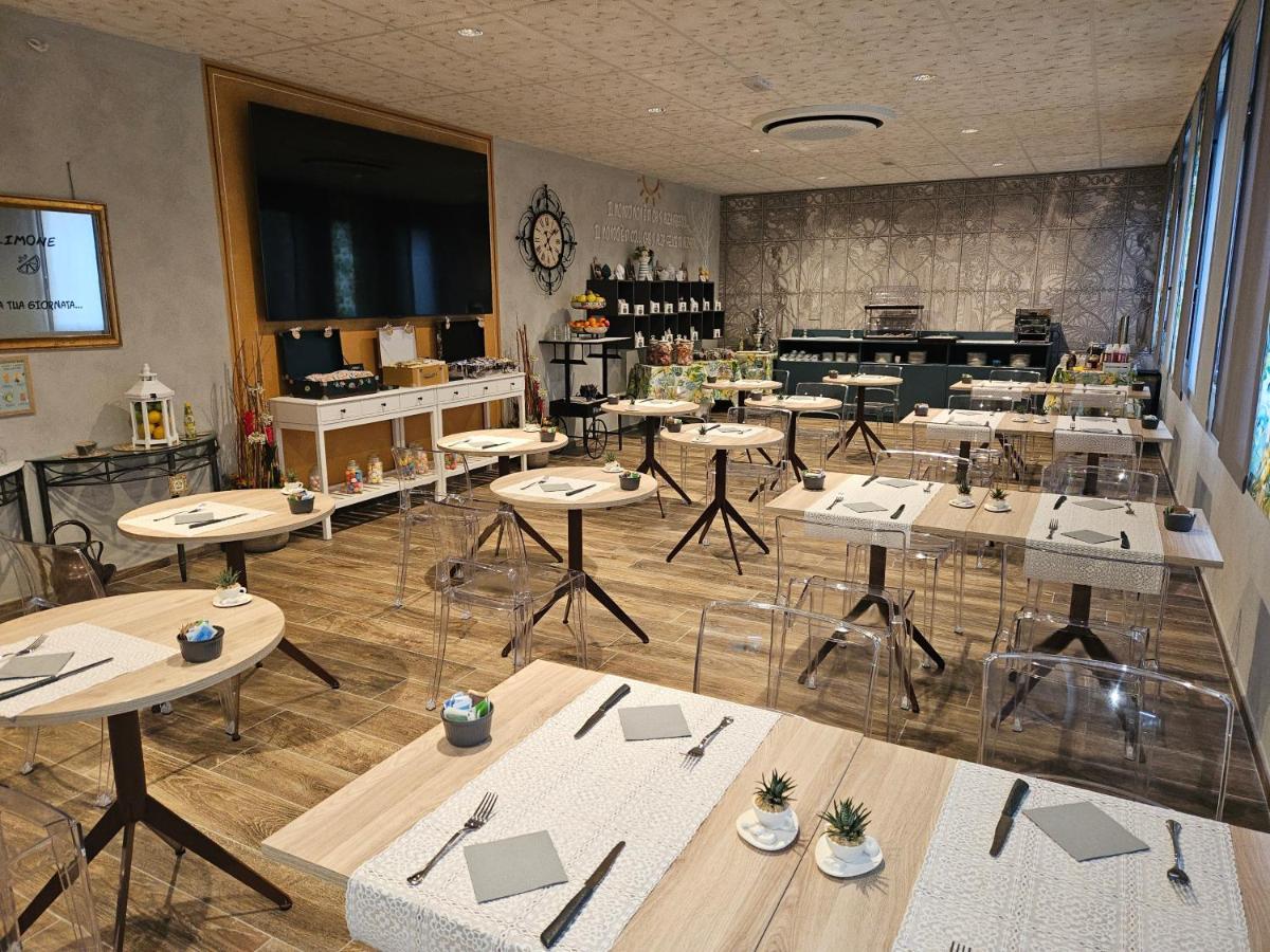 Hotel Euro Castegnato Bagian luar foto